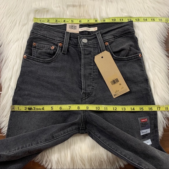 Levi's Worse For Wear Black Ribcage Straight Jeans - Picture 5 of 9